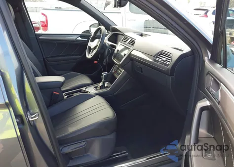 2022 Volkswagen Tiguan 2.0T Se R-Line Black из США, поврежденный, VIN 3VVCB7AX1NM132881